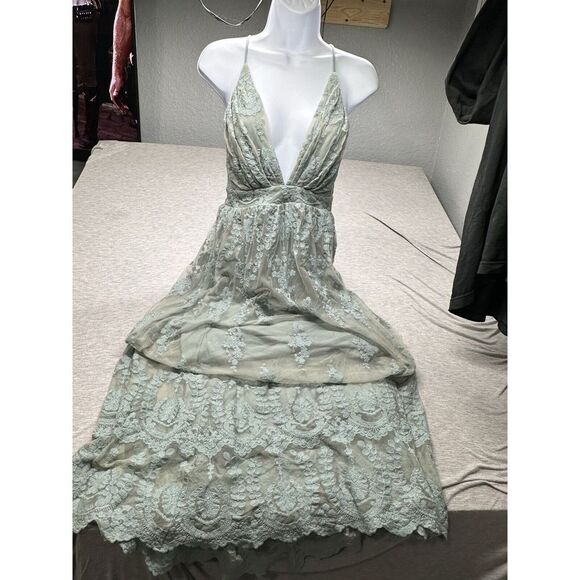 Wishlist‎ Apparel Lace Embroidered Deep V Maxi Ice Blue S - Picture 3 of 9